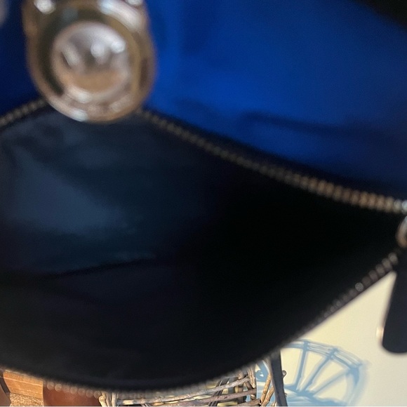 Michael Kors Nylon Large pocket Crossbody - Picture 6 of 6